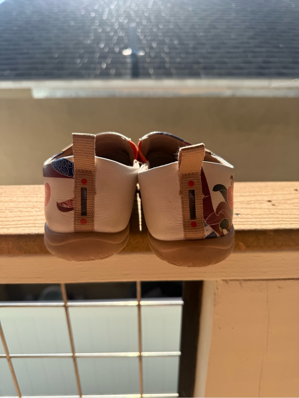 UIN White Floral-Pattern Slip-On Shoes with Blue and Red Accents - Picture 11 of 16